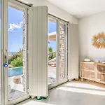 فيلة Gypsea - Paros